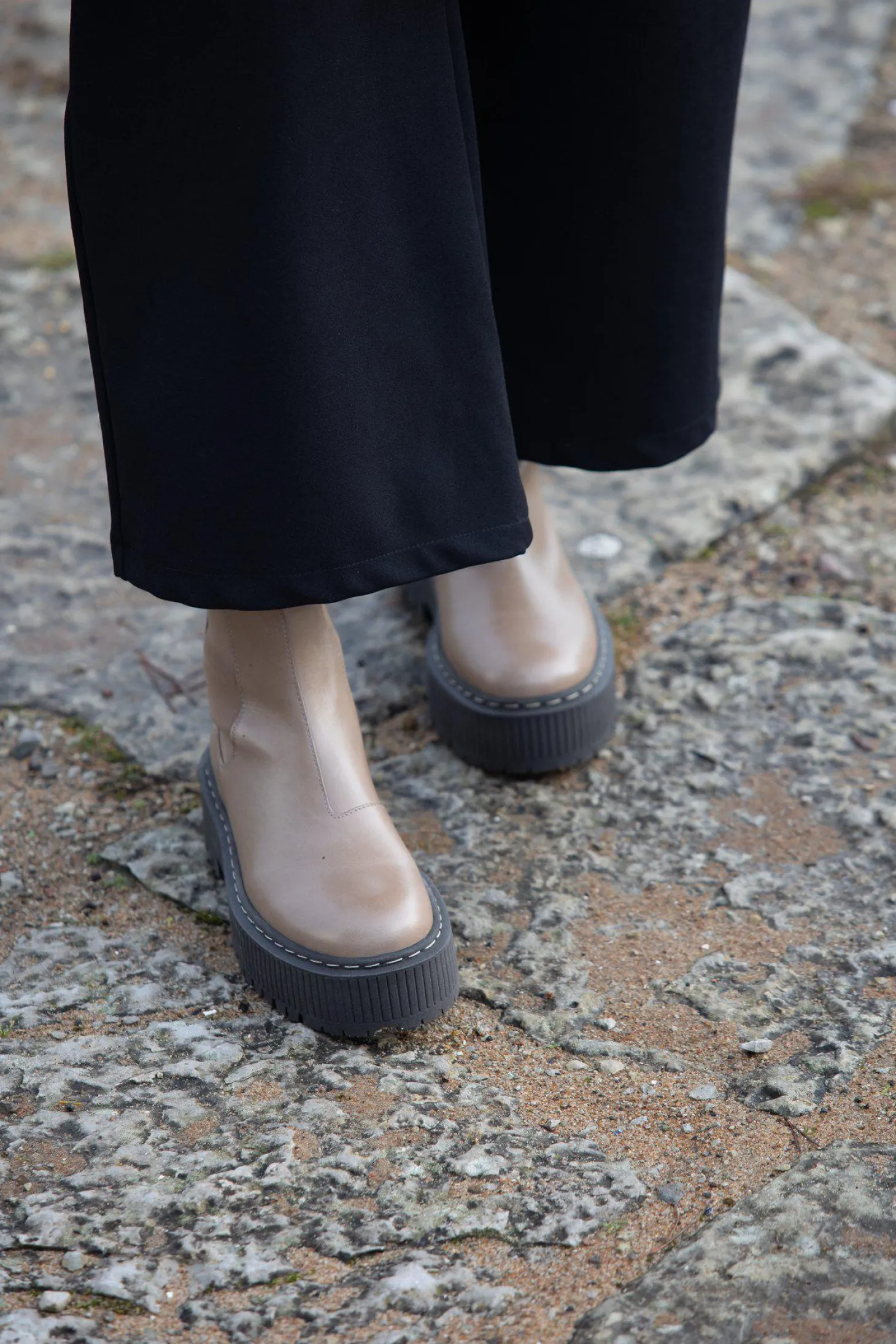 Alina Chelsea boots — Taupe