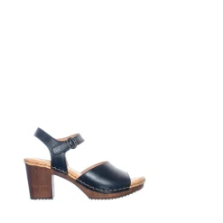 Amelia Clogs — Black