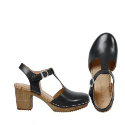 Amelia Clogs — Black