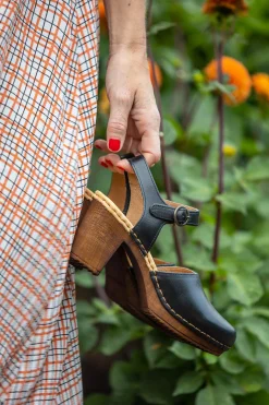 Amelia Clogs — Black