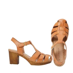 Amelia Clogs — Caramel
