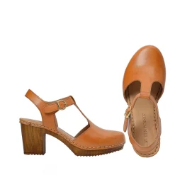 Amelia Clogs — Caramel
