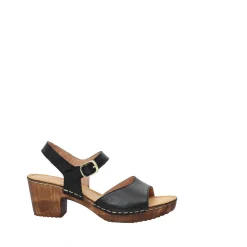 Amy Clogs — Black