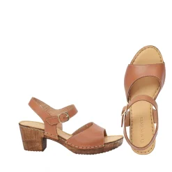 Amy Clogs — Cognac
