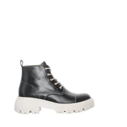 Aretha Laced boots — Black