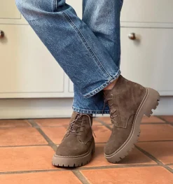 Aretha Laced boots — Taupe