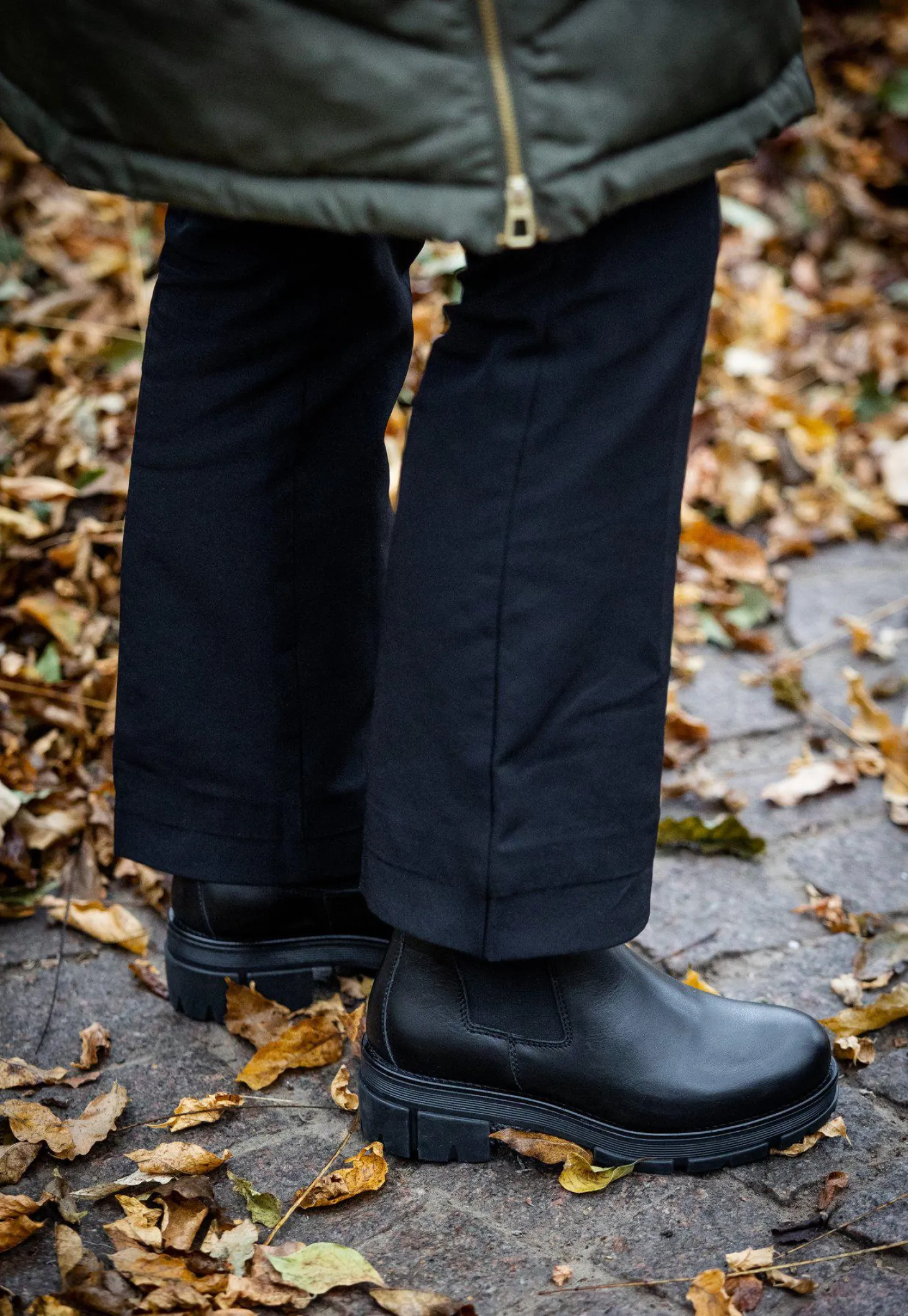Cecilia Chelsea boots — Black