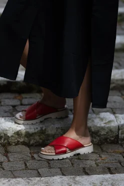 Ellen Slip-in — Red