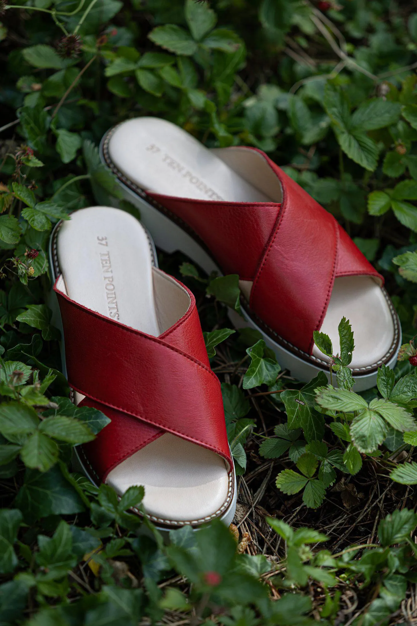 Ellen Slip-in — Red
