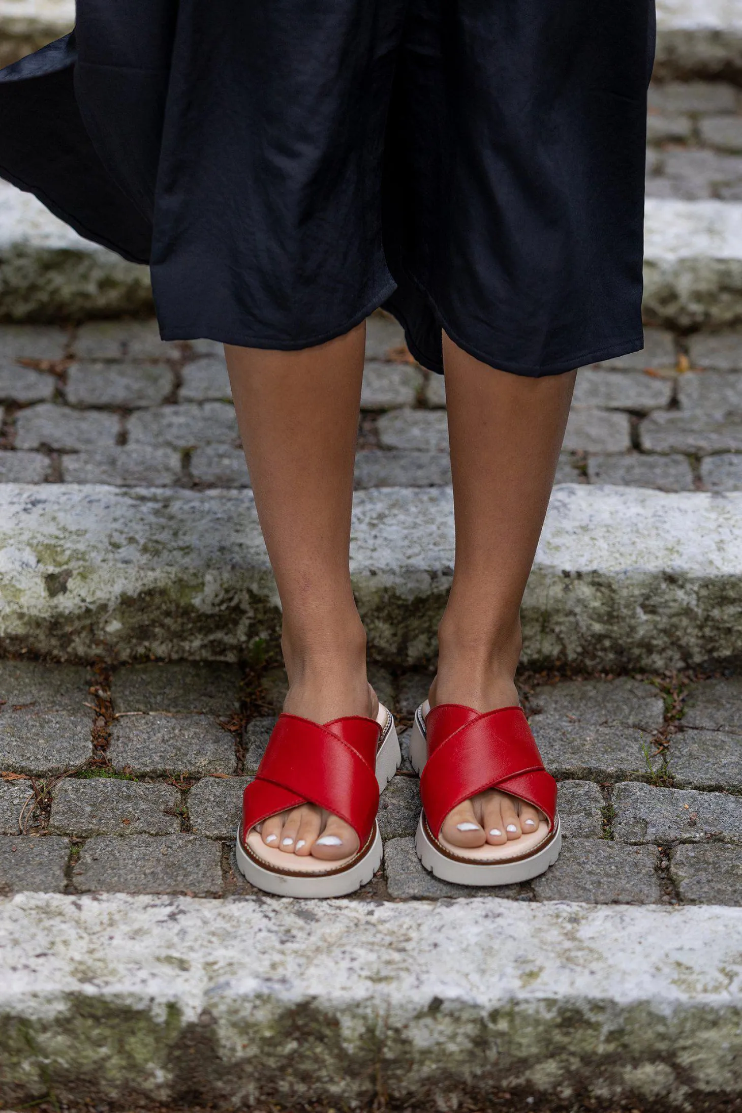 Ellen Slip-in — Red