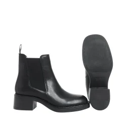 Ingrid Chelsea boots — Black