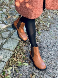 Ingrid Chelsea boots — Cognac