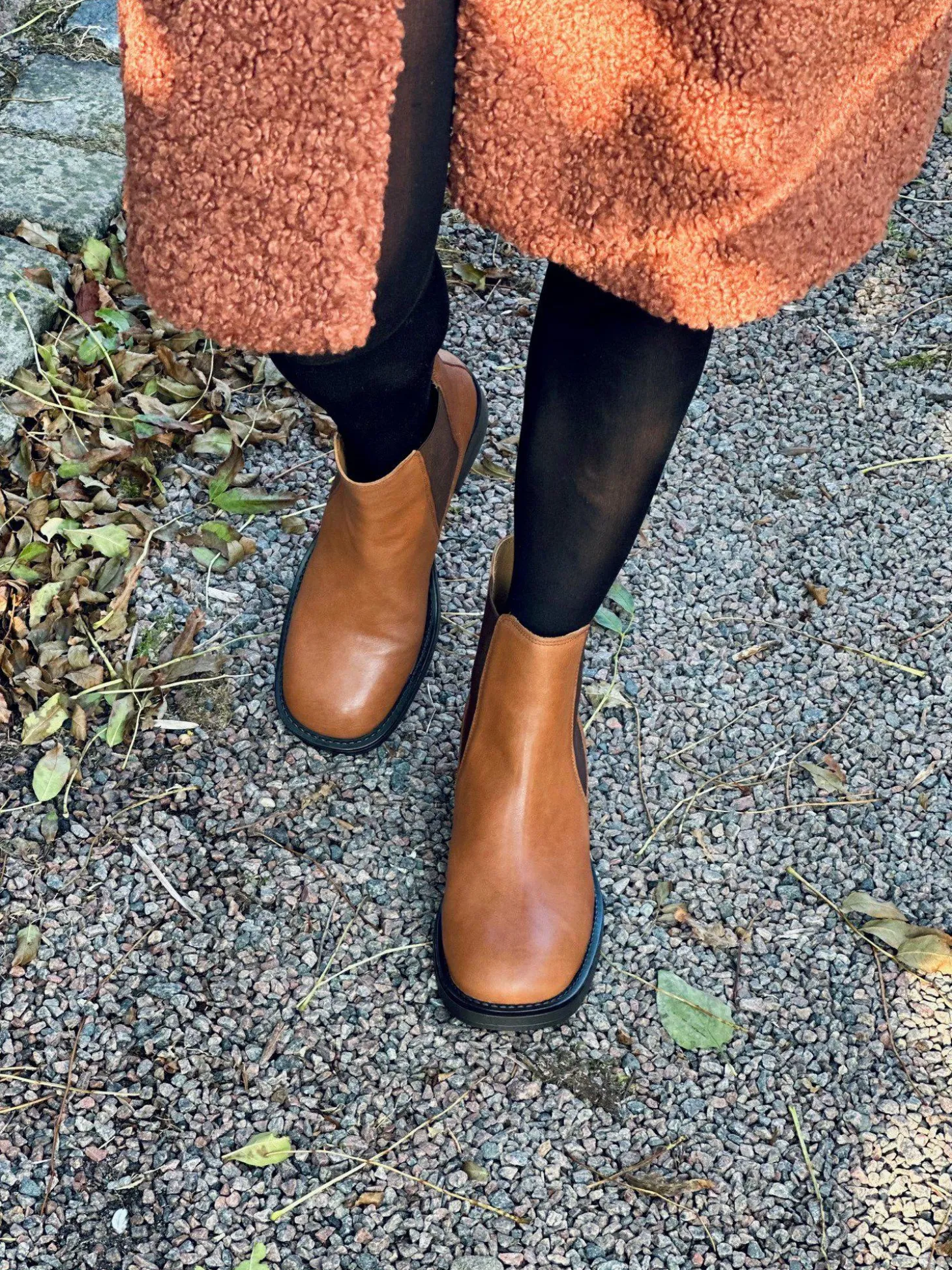 Ingrid Chelsea boots — Cognac