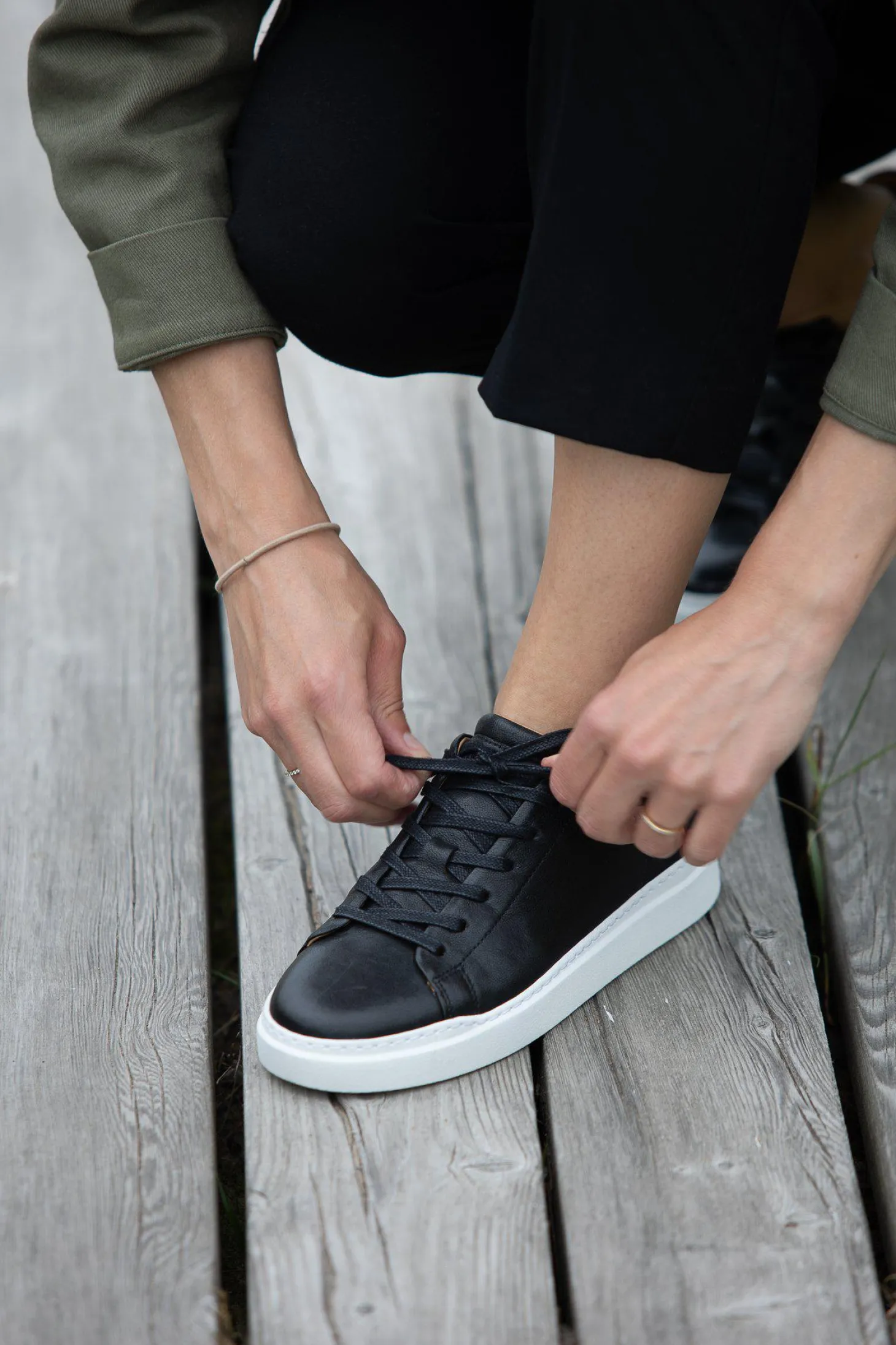 Isolde Sneakers — Black