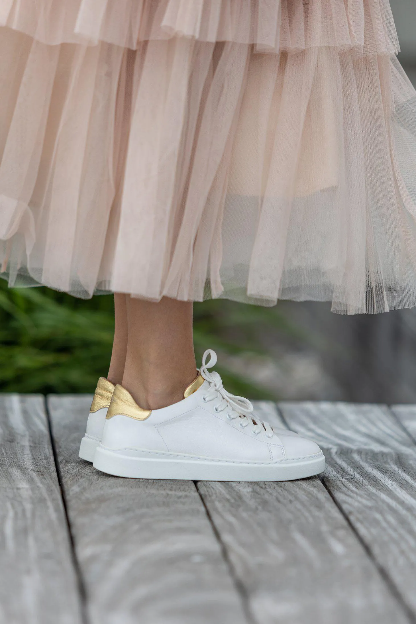 Isolde Sneakers — White/gold