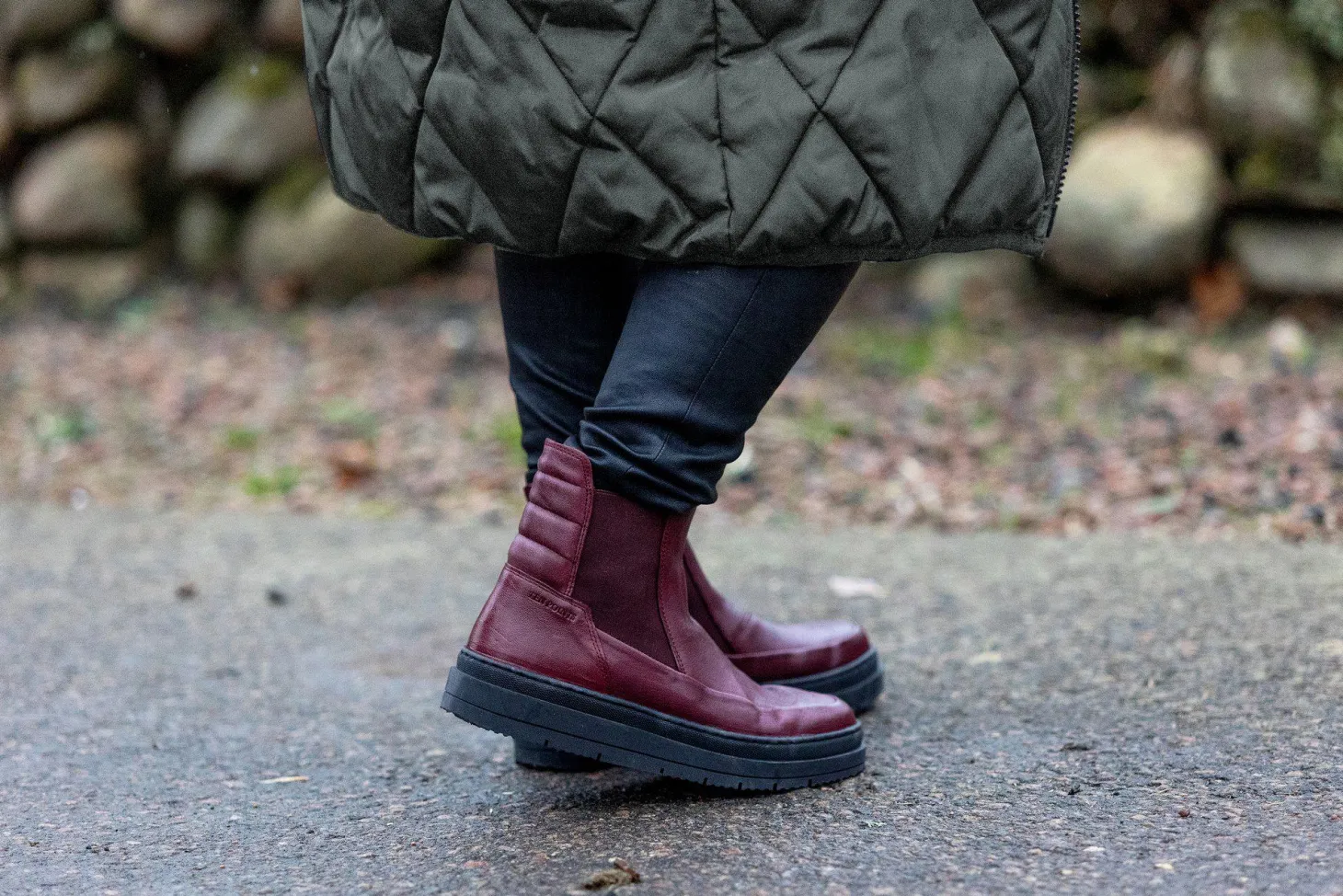 Larina Chelsea boots — Red
