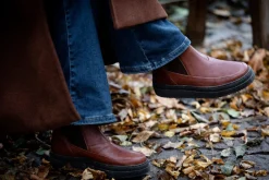 Larina Chelsea boots — Roasted brown