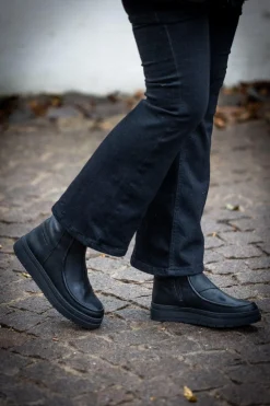 Larina Warm boots — Black