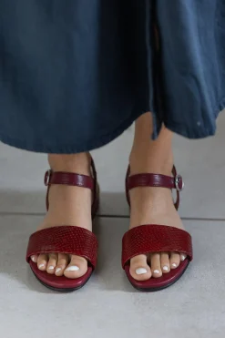 Marianne Sandals — Ruby red
