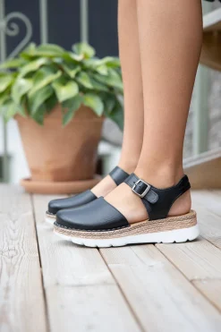 Maya Sandals — Black