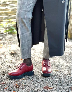 Mimmi Laced shoes — Red