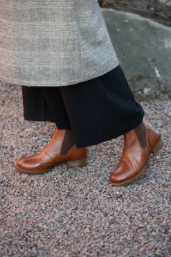 Pandora Chelsea boots — Cognac