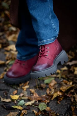 Pandora Chunky Laced boots — Sundried Tomato