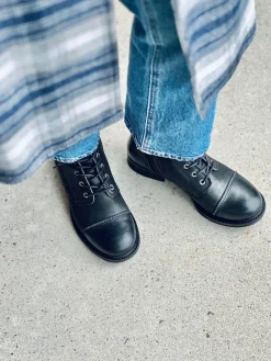 Pandora Laced boots — Black