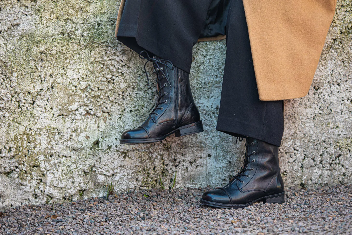 Pandora Laced boots — Black