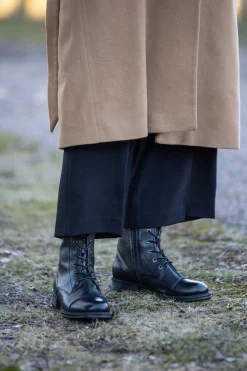 Pandora Laced boots — Black