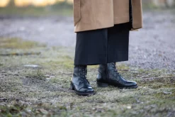Pandora Laced boots — Black