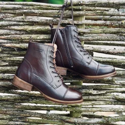 Pandora Laced boots — Brown