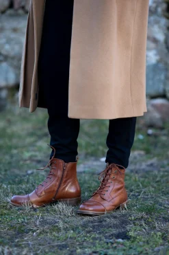 Pandora Laced boots — Cognac