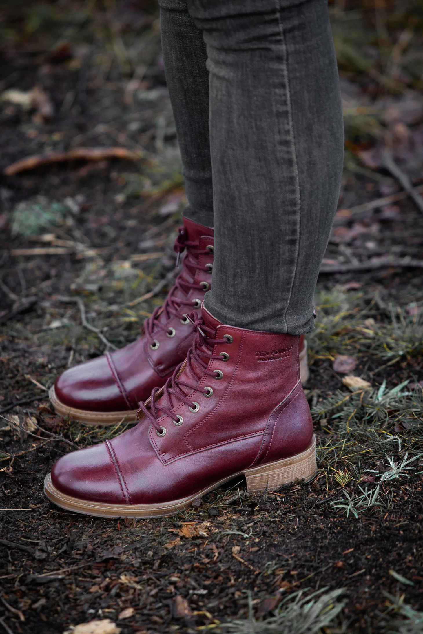 Pandora Laced boots — Dark red