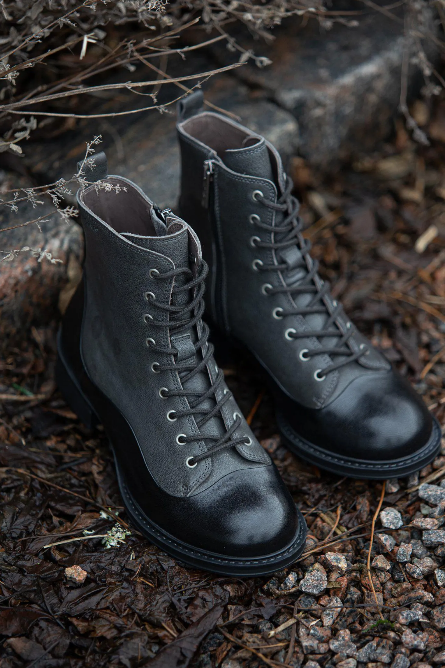 Pandora Laced boots — Grey