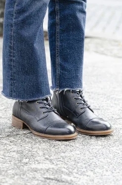 Pandora Laced boots — Midnight blue
