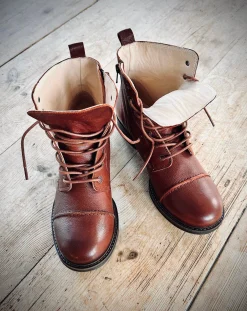 Pandora Laced boots — Nutbrown