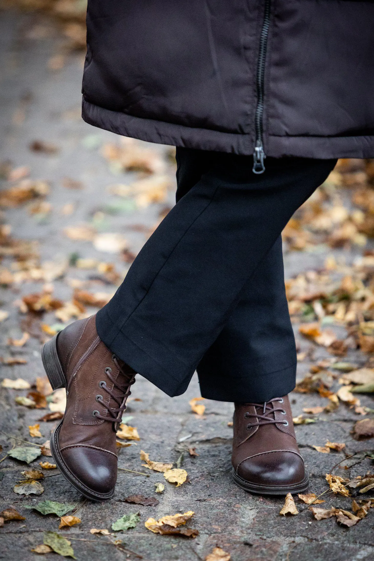 Pandora Laced boots — Nutbrown