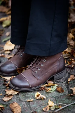 Pandora Laced boots — Nutbrown