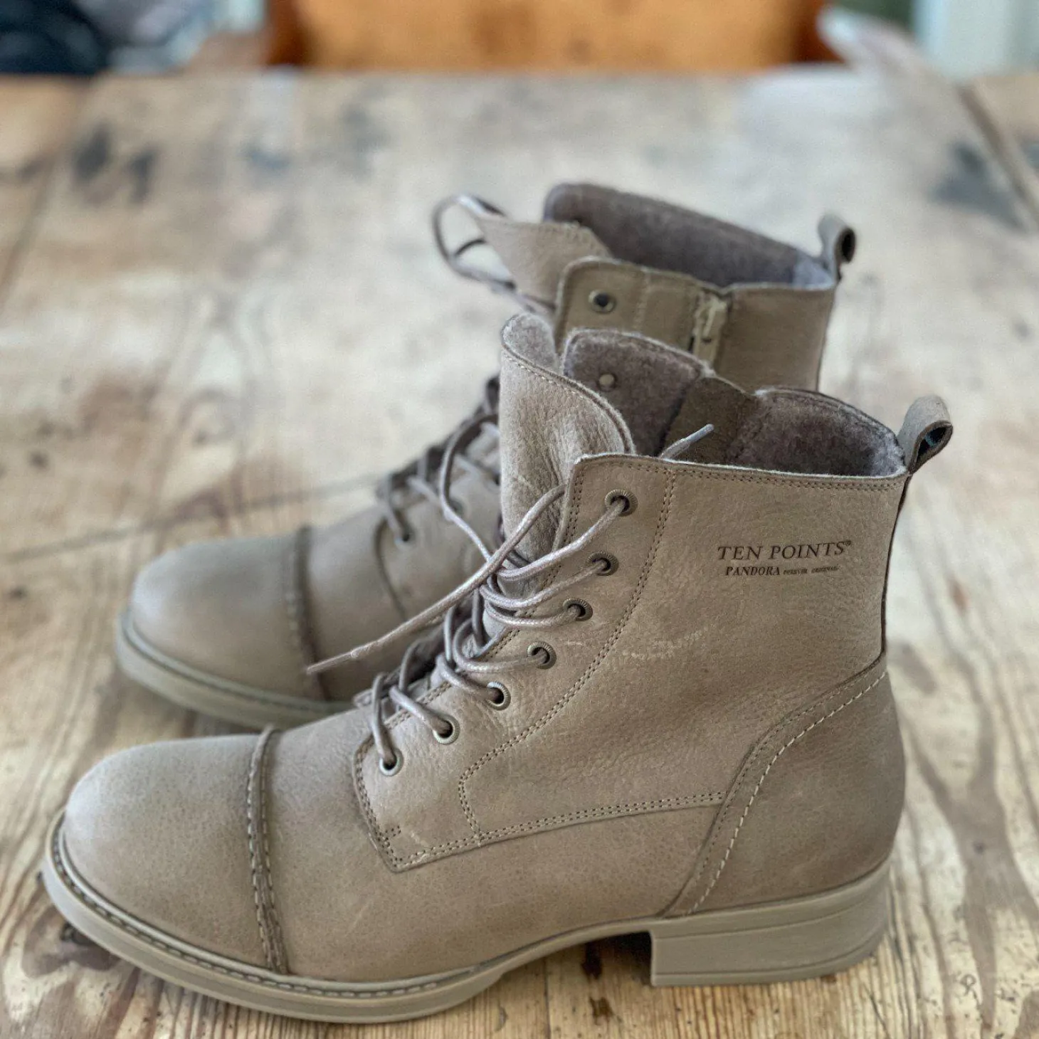 Pandora Laced boots — Taupe