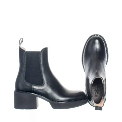 Selma Chelsea boots — Black