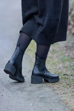 Selma Chelsea boots — Black