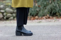 Selma Chelsea boots — Black