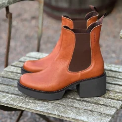 Selma Chelsea boots — Cognac